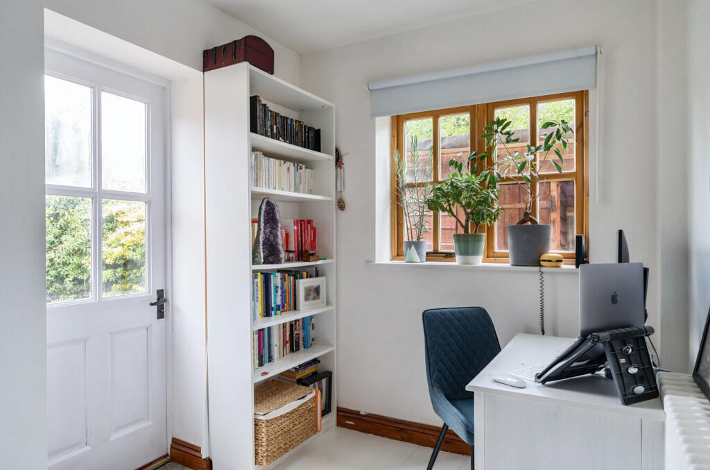 1305278-5-6841492...