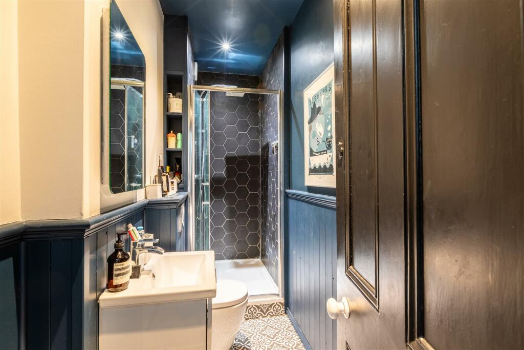 Shower Room.jpg