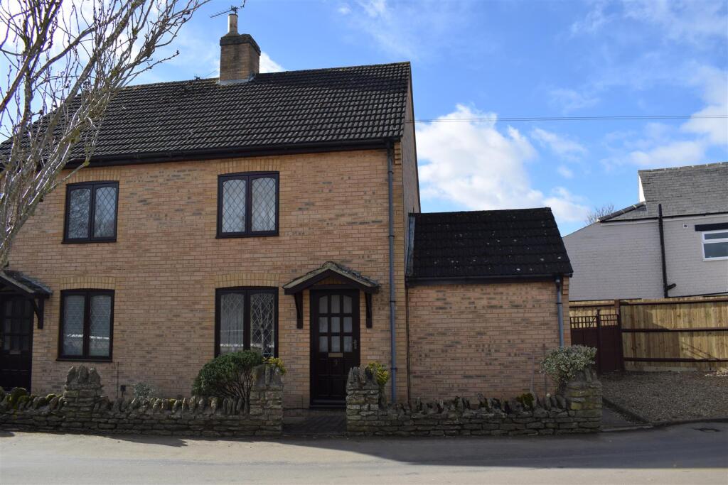 3 Fair Oak Cottage Out.jpg