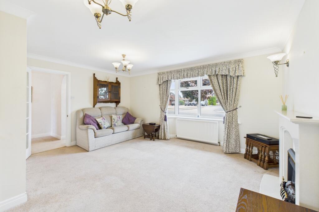 CAM03162G0-PR0312-STILL006