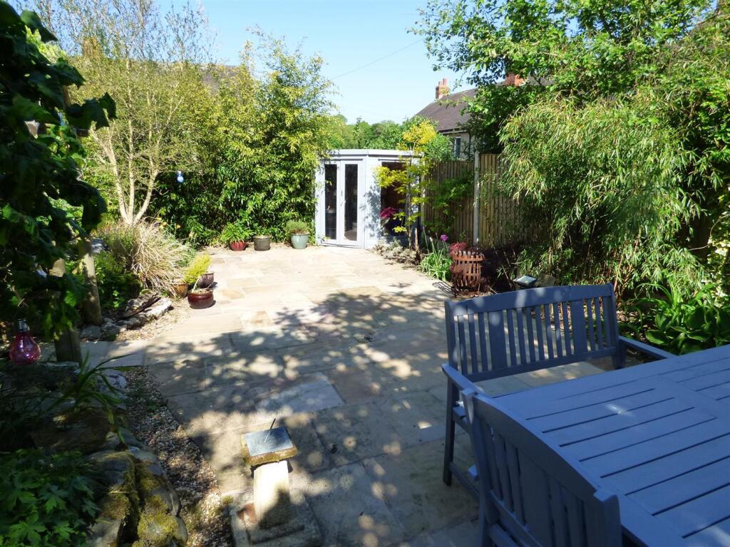 new Garden &amp; Lounge Pics (11).JPG