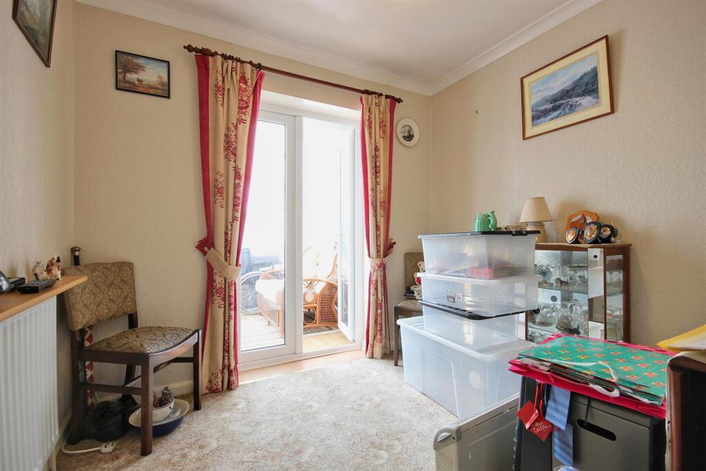 BEDROOM 2 (REAR)