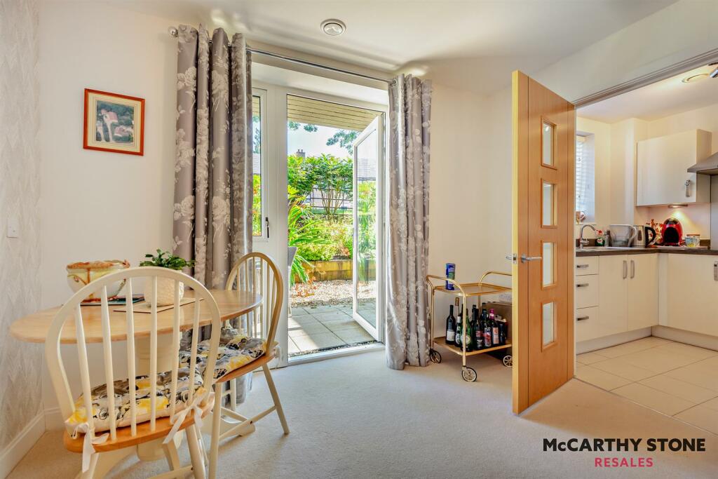 8614549-interior02-800.jpg