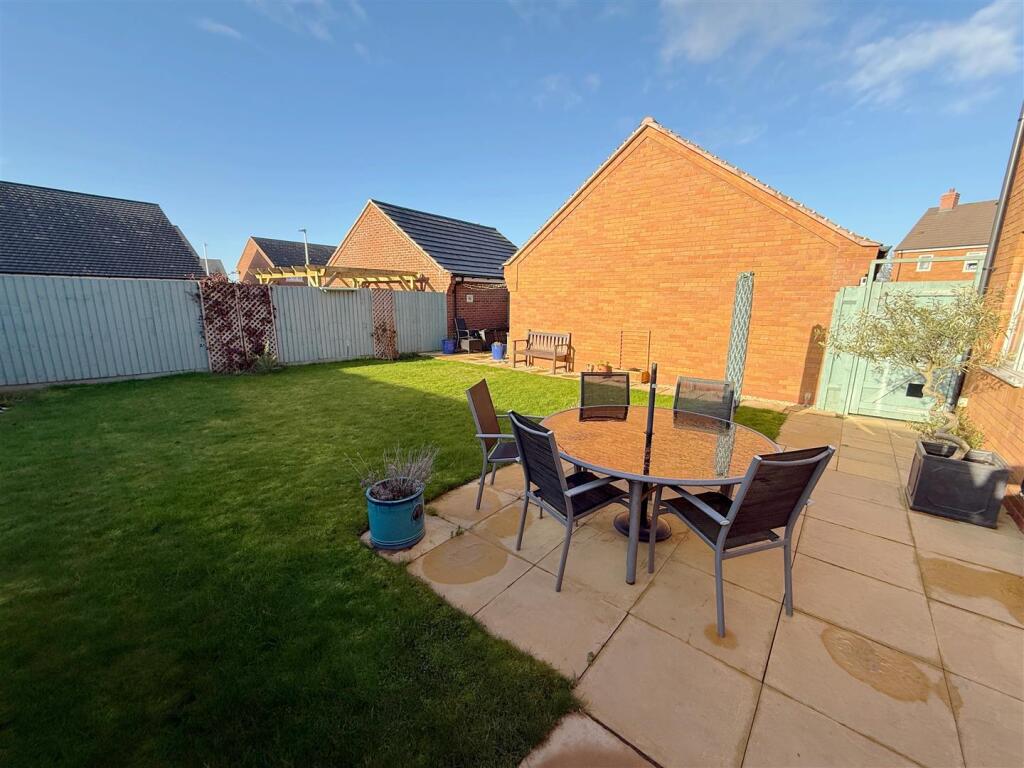 Damson Way, Bidford-On-Avon, Alcester