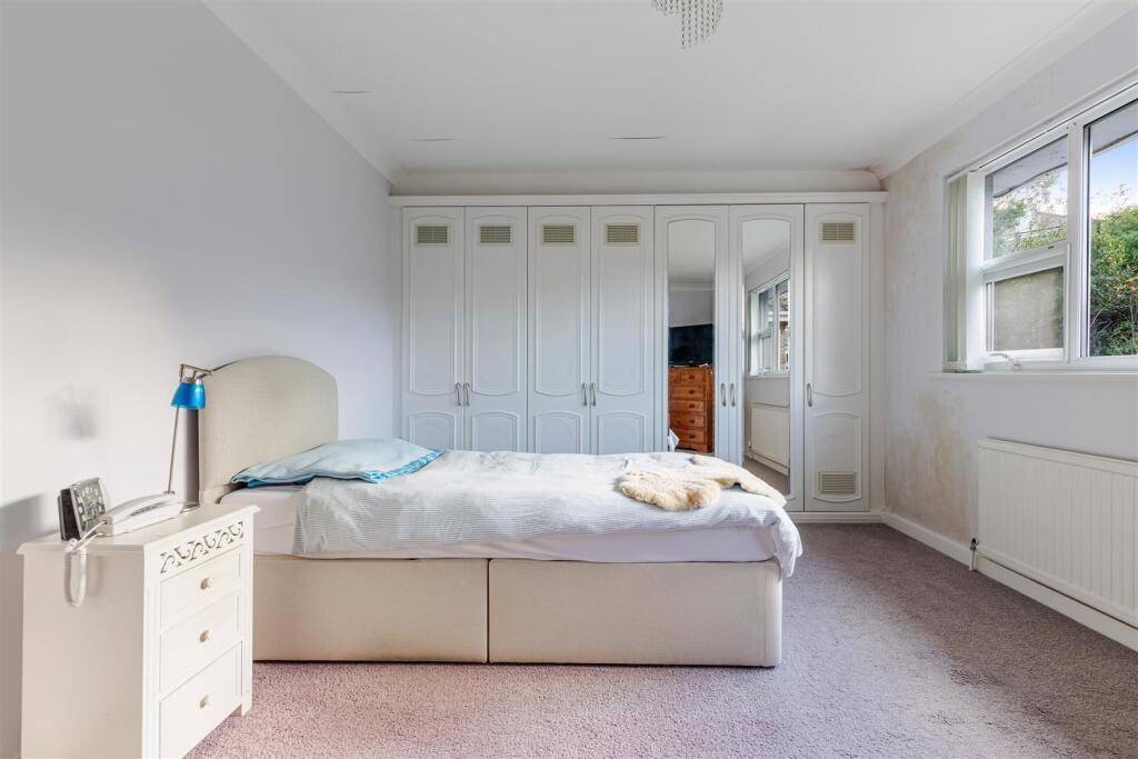 A23 - Southway Headland Road, Torquay - 251203.jpg