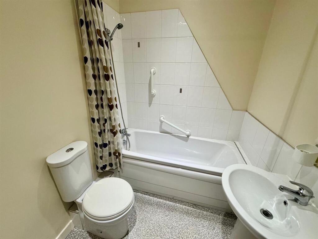 Bathroom.jpg