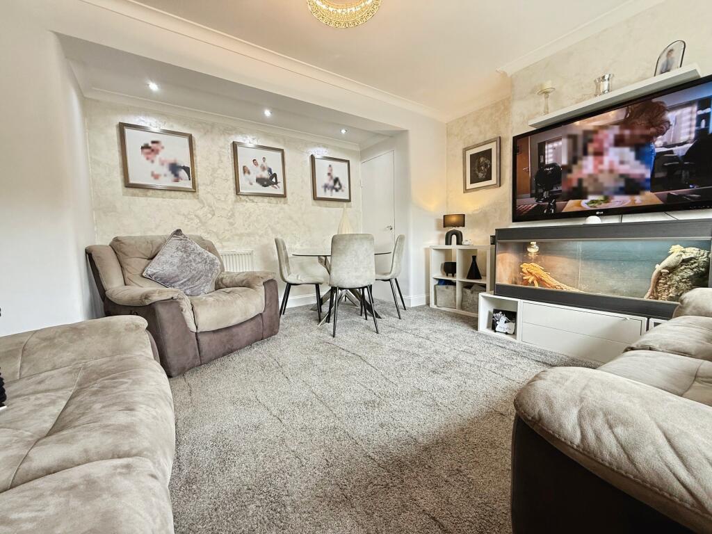 Lounge Angle