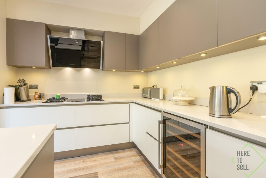 23 Vicars Close, Enfield EN1 3DN-26
