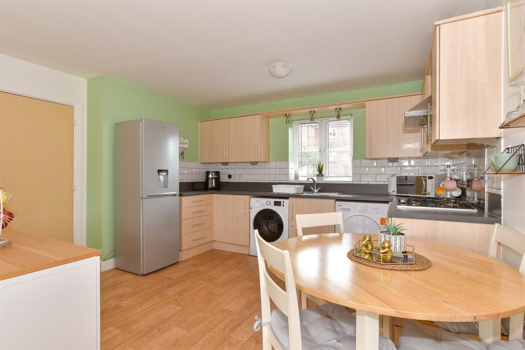 Kitchen/Lounge/ Dining Area