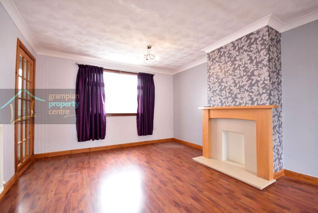 lounge 2 .JPG