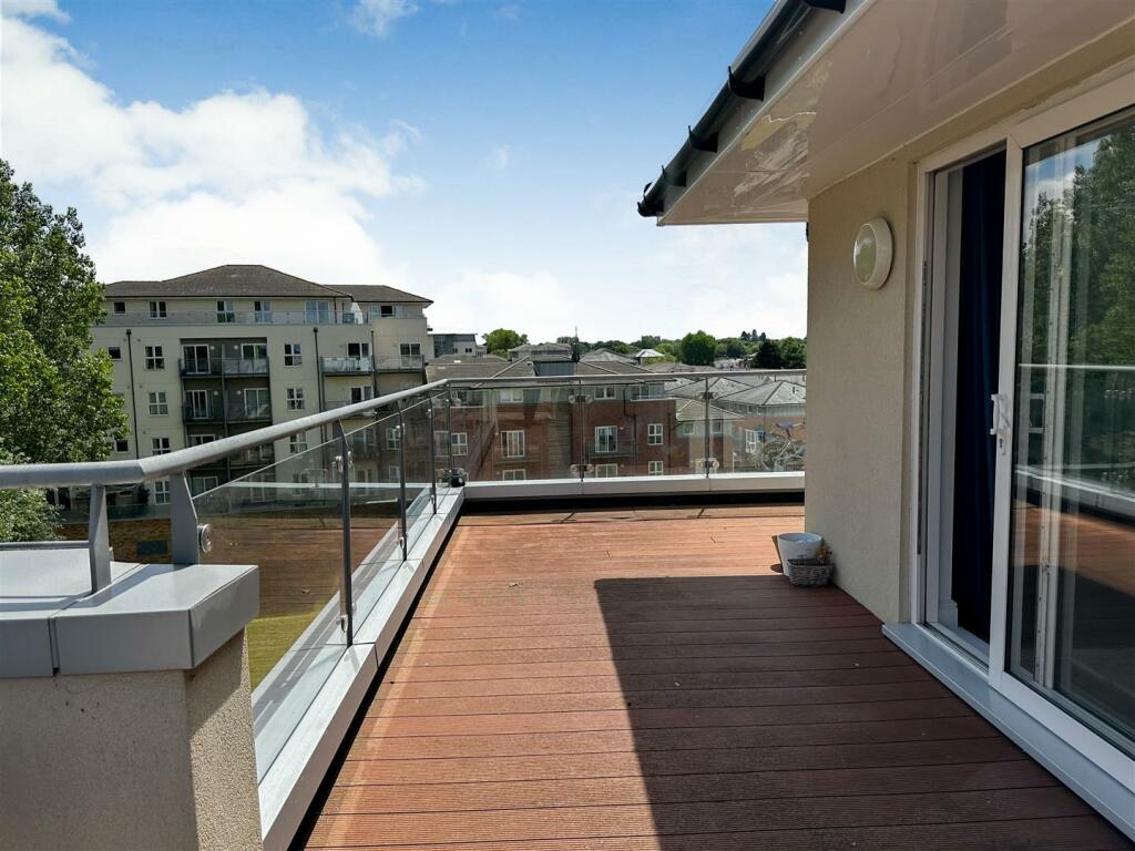 tlc_f49573b4-f08d-427a-ad6a-4f77d8e31d00_0b901f5.j