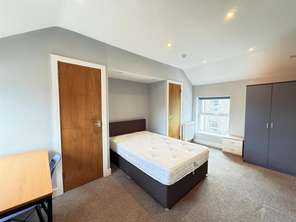 Bedroom 9.JPG