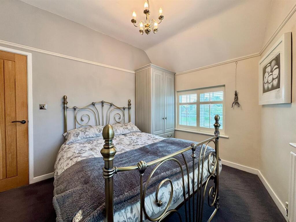 Bed 1 (2).jpg
