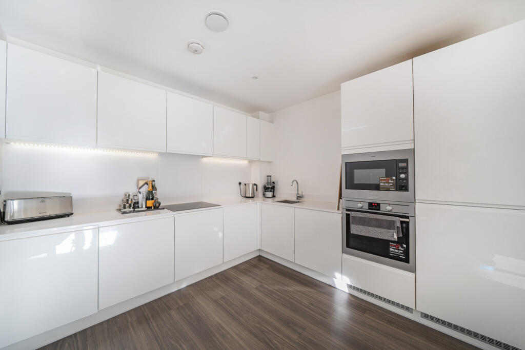 1358941-10-68d40f...