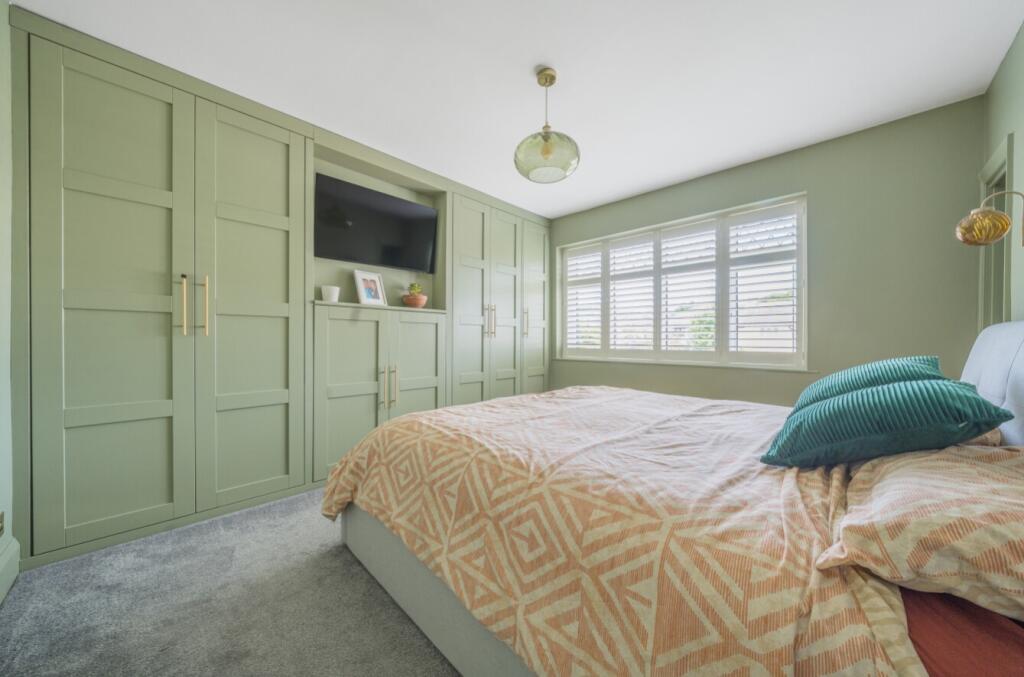 1314129-6-68595f1ca8eb7