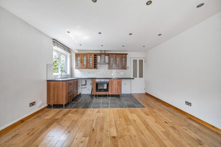 Jasmine Grove, 38...