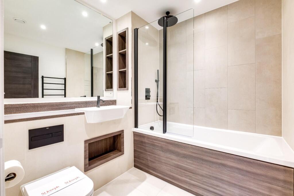 Main bathroom