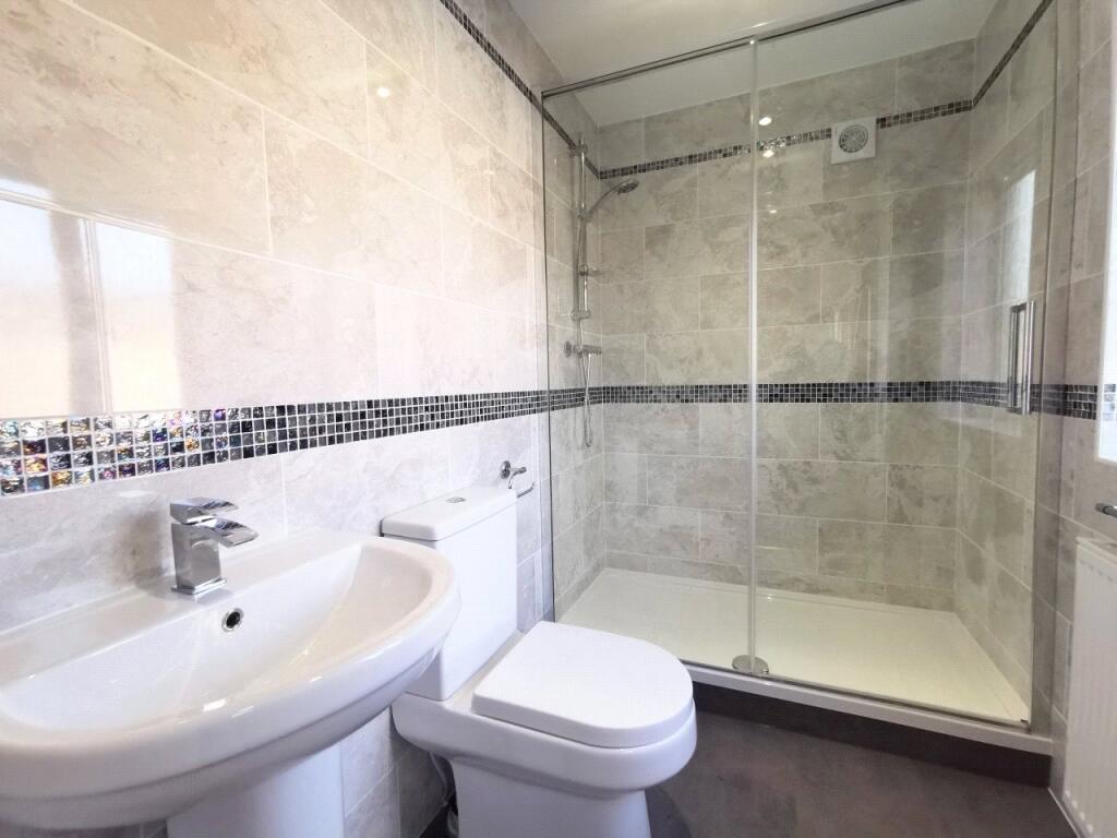 Photo- Ensuite