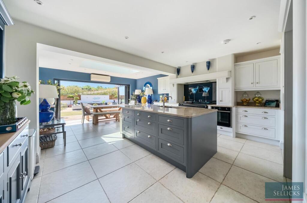 Open plan dining kitchen