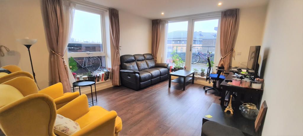 LOUNGE AREA