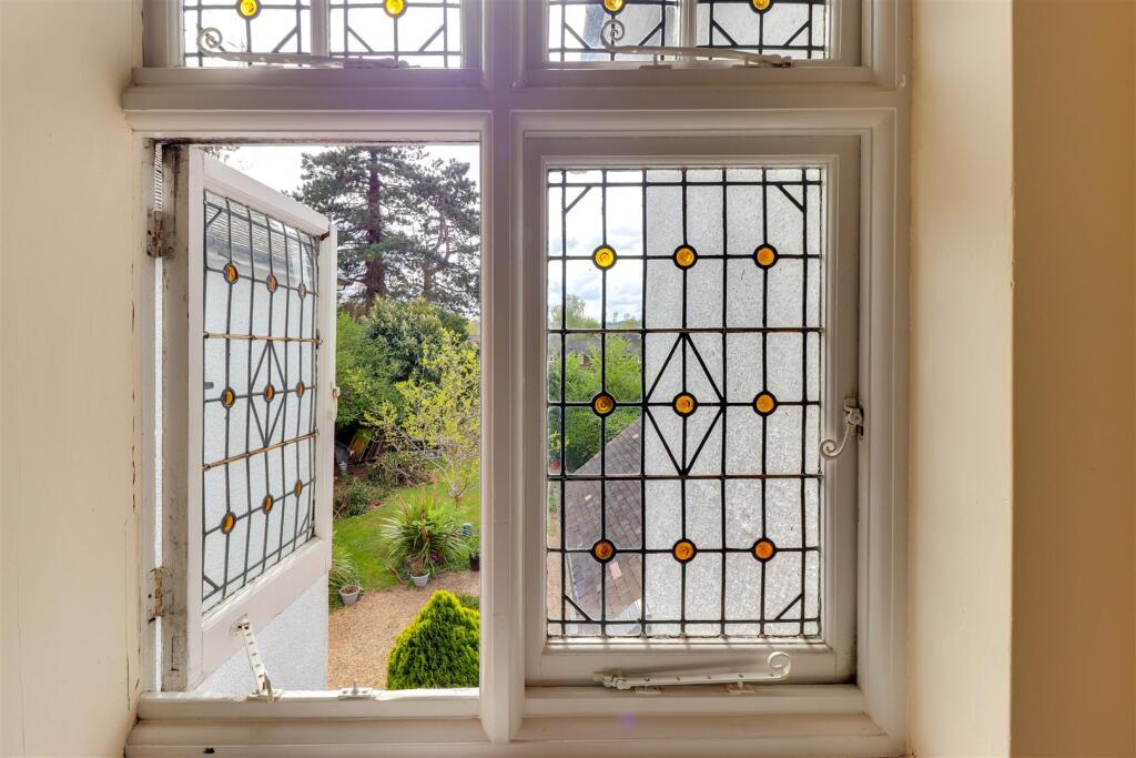 13. Entrance window.jpg