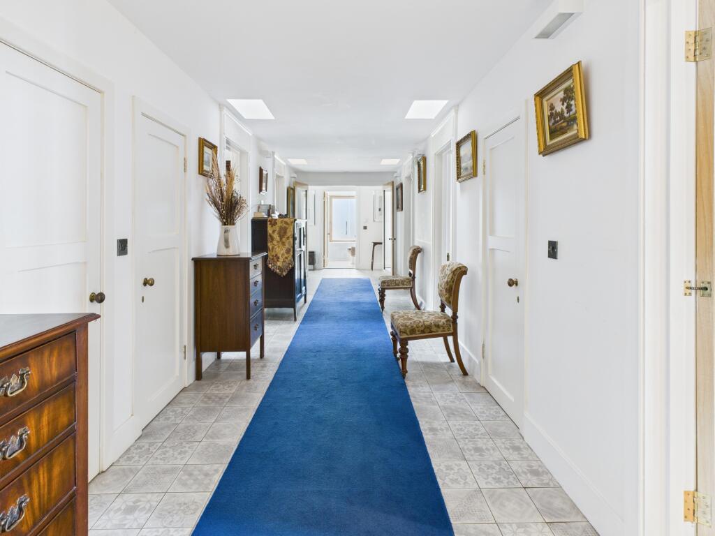 CAM03185G0-PR0119-STILL040