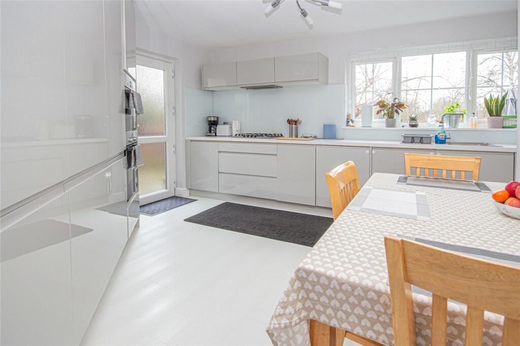 Kitchen/Dining