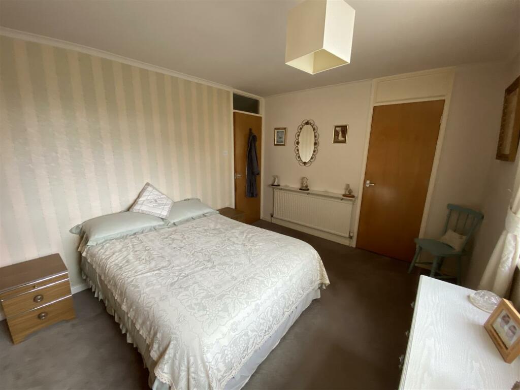 Bedroom no.1 front double: