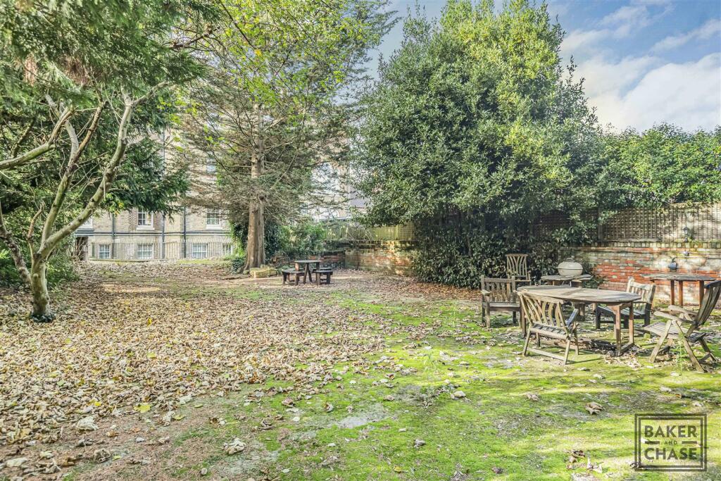 Communal Grounds