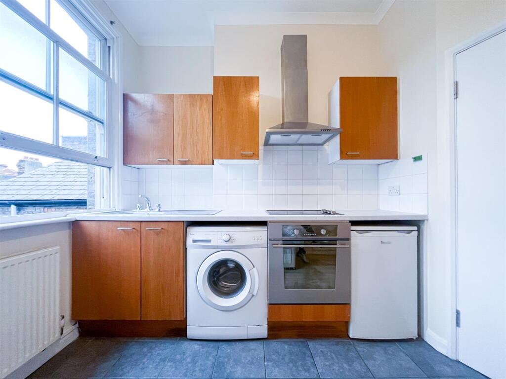 kitchen area (1 of 1).jpg