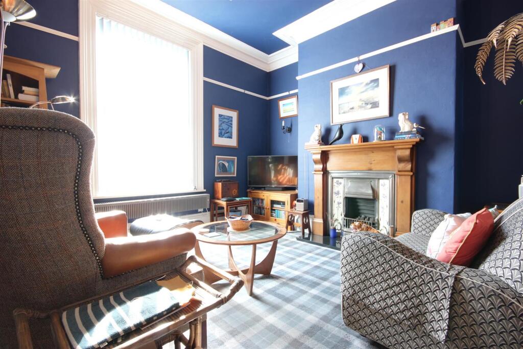 SITTING ROOM