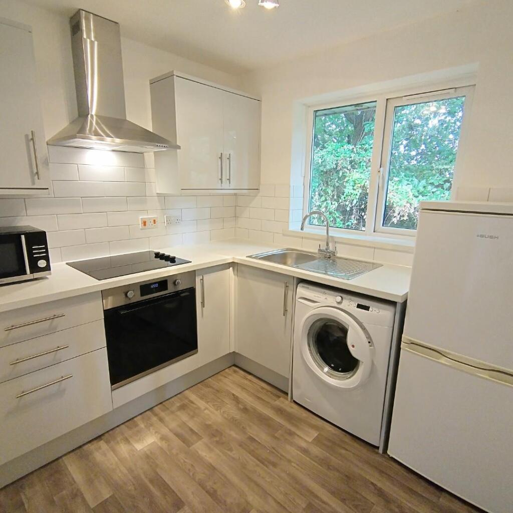 Kitchen 1.jpg