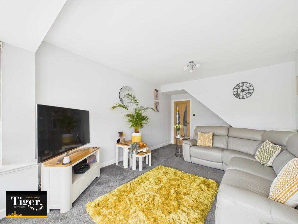 CAM02176G0-PR0552...