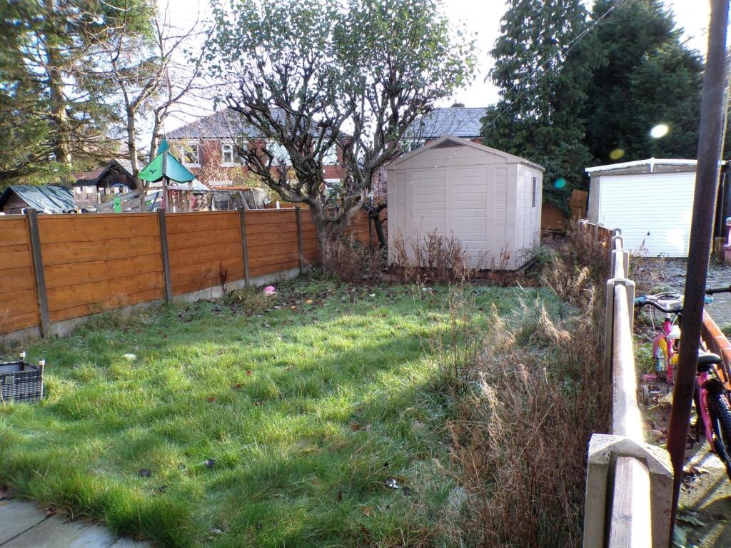MatherSt81gdn1.JPG