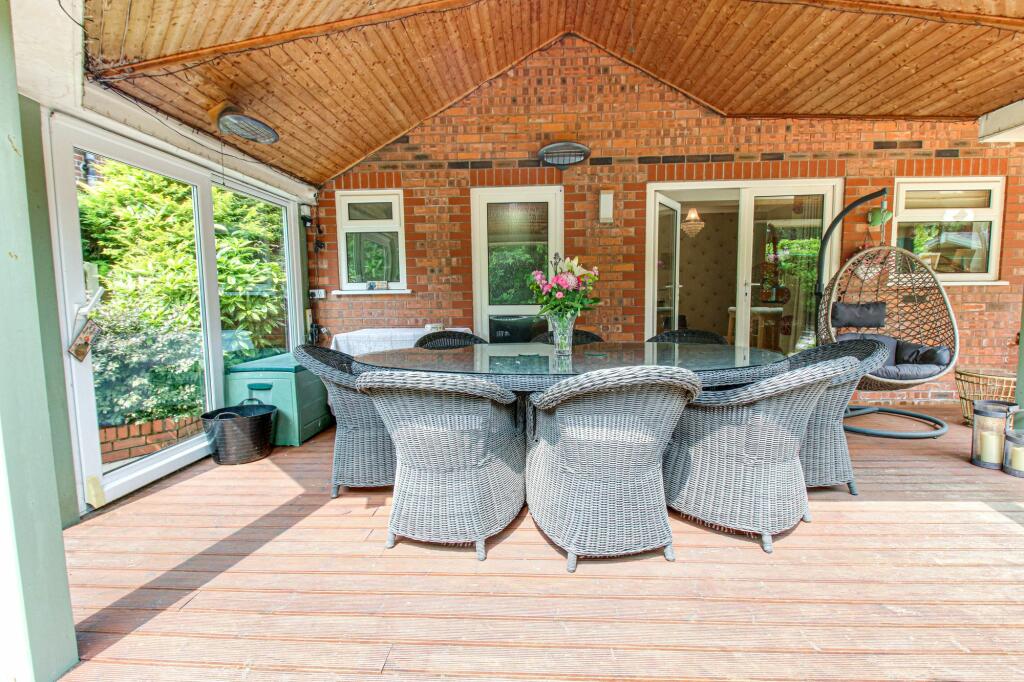 Indoor/Outdoor Seating Area