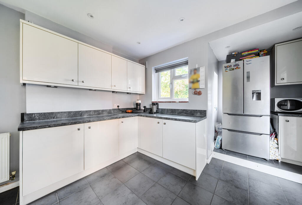 1353403-11-68c3e9...