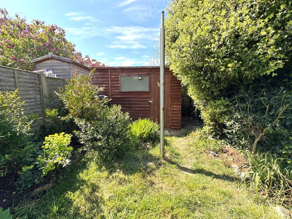 GARDEN 2.jpg