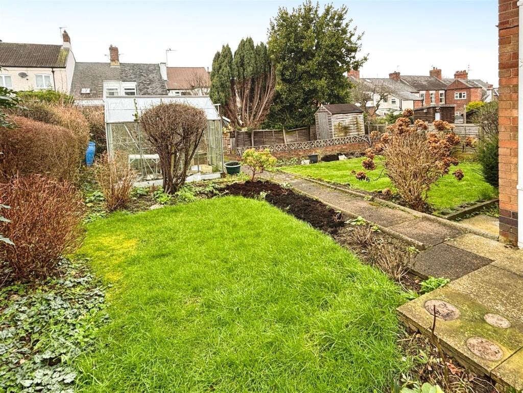 655e644d-19DL-garden.JPG