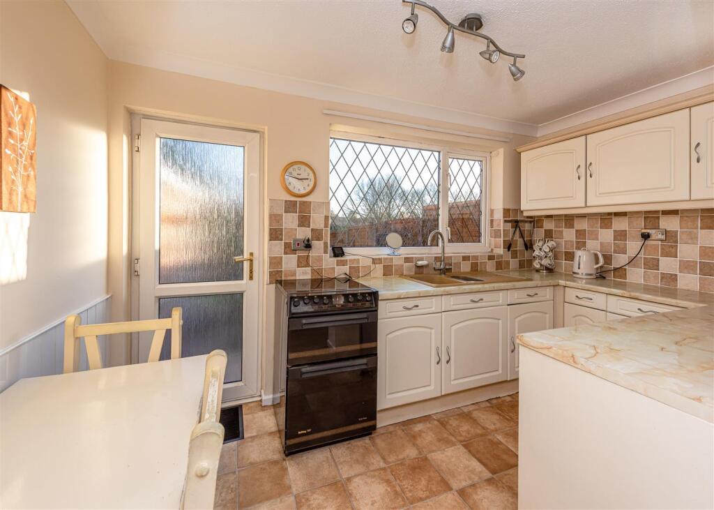 12 Kirkstone Crescent-kitchen.jpg