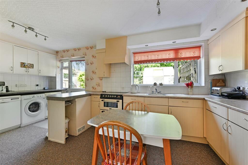 THORNFIELD ROAD, 4-3.jpg