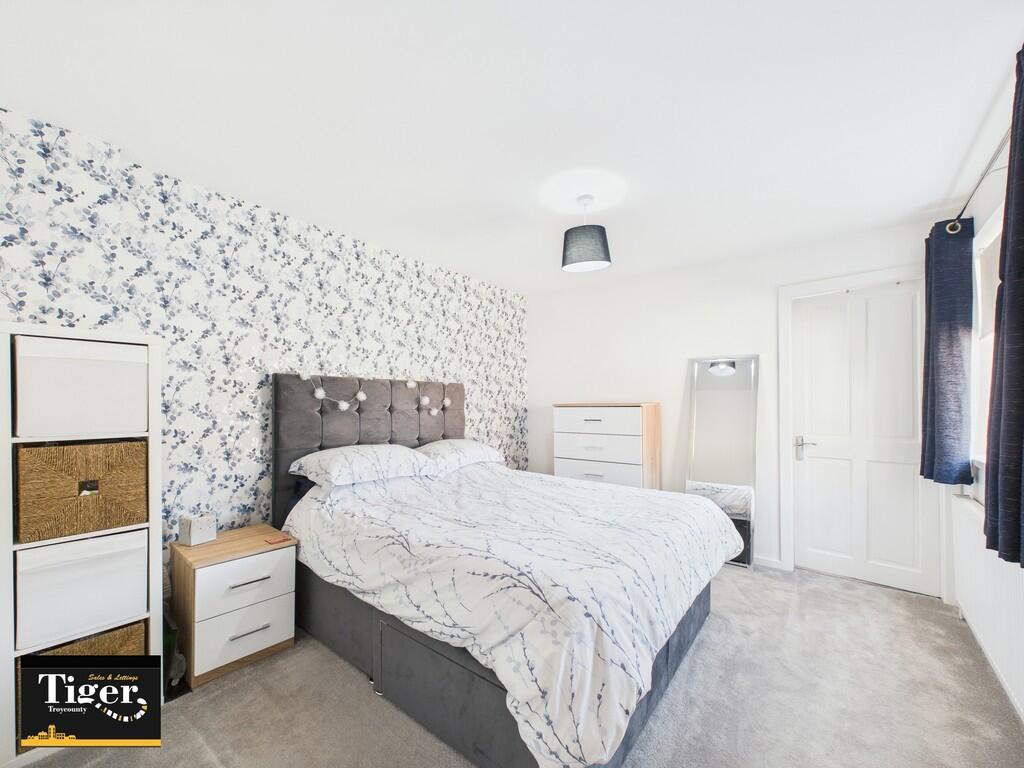 CAM02176G0-PR0523...