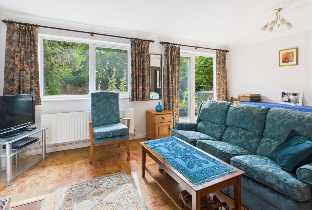 CAM02545G0-PR0445-STILL009