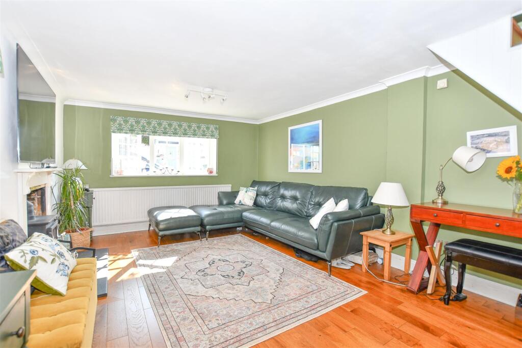 Living Room.jpg