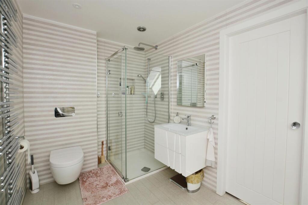 Jack &amp; Jill En-Suite