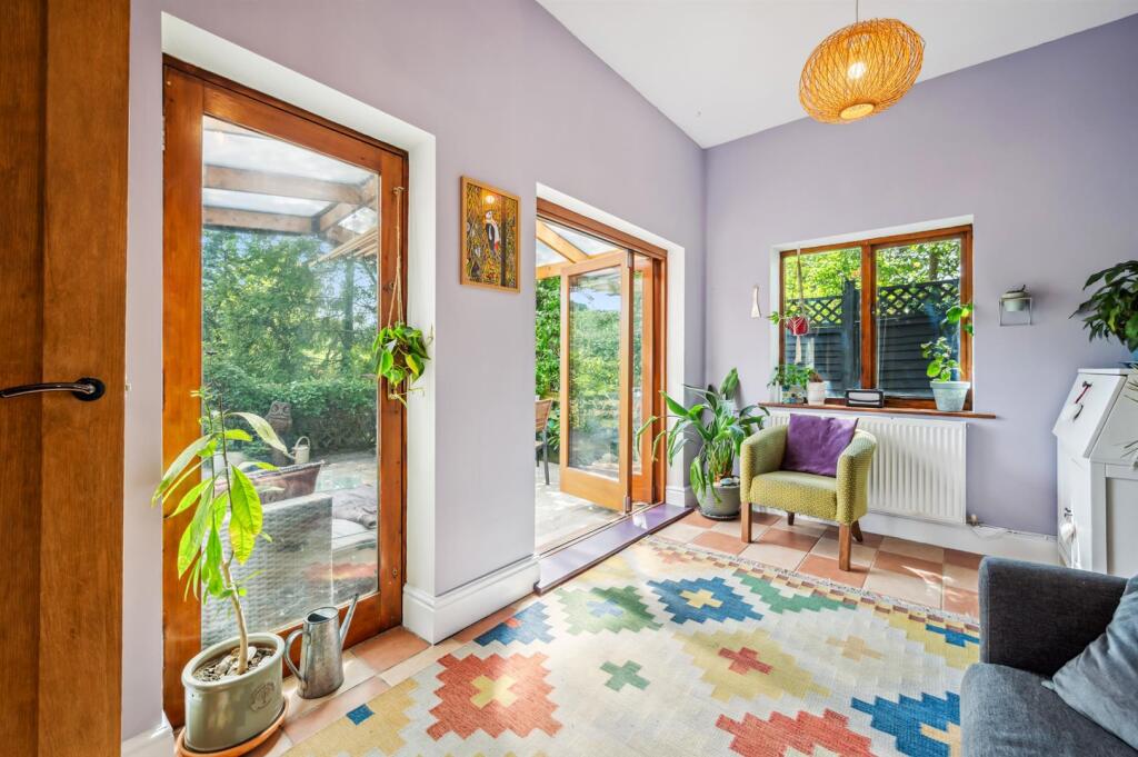 Garden Room to bifolds.jpg