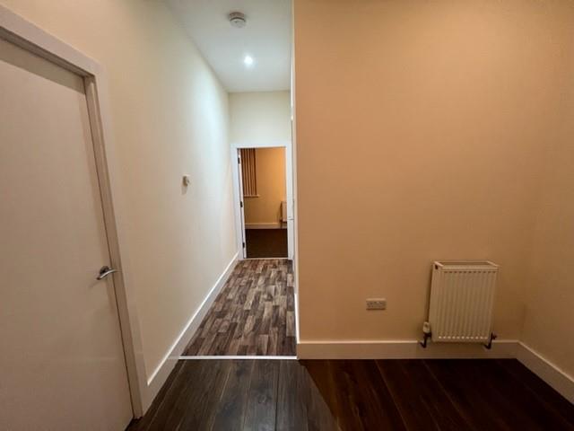 ENTRANCE/VESTIBULE