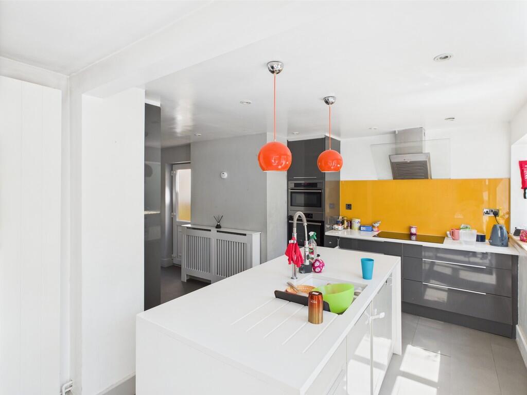 CAM04578G0-PR0012...