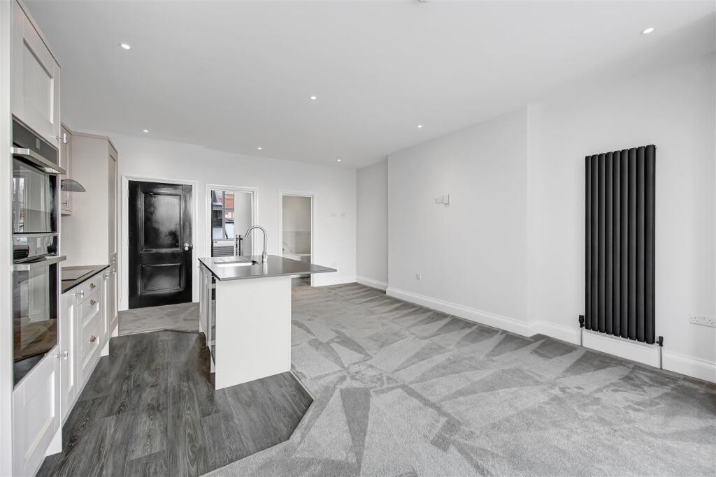 Kitchen Lounge Area