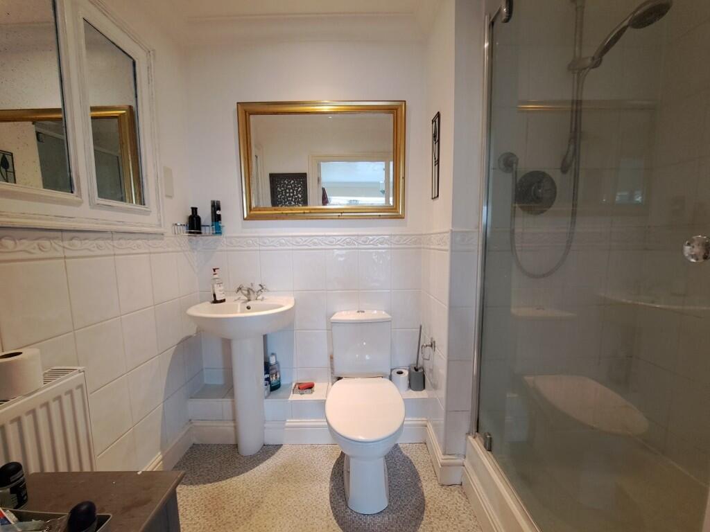 EN SUITE SHOWER/WC