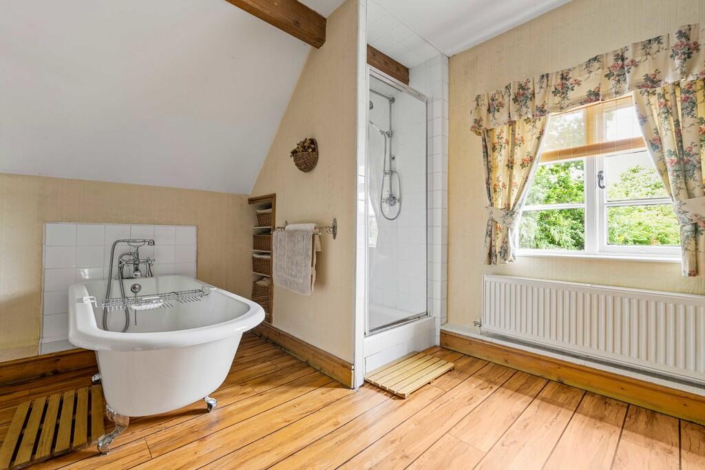 The Chimneys, Sau...